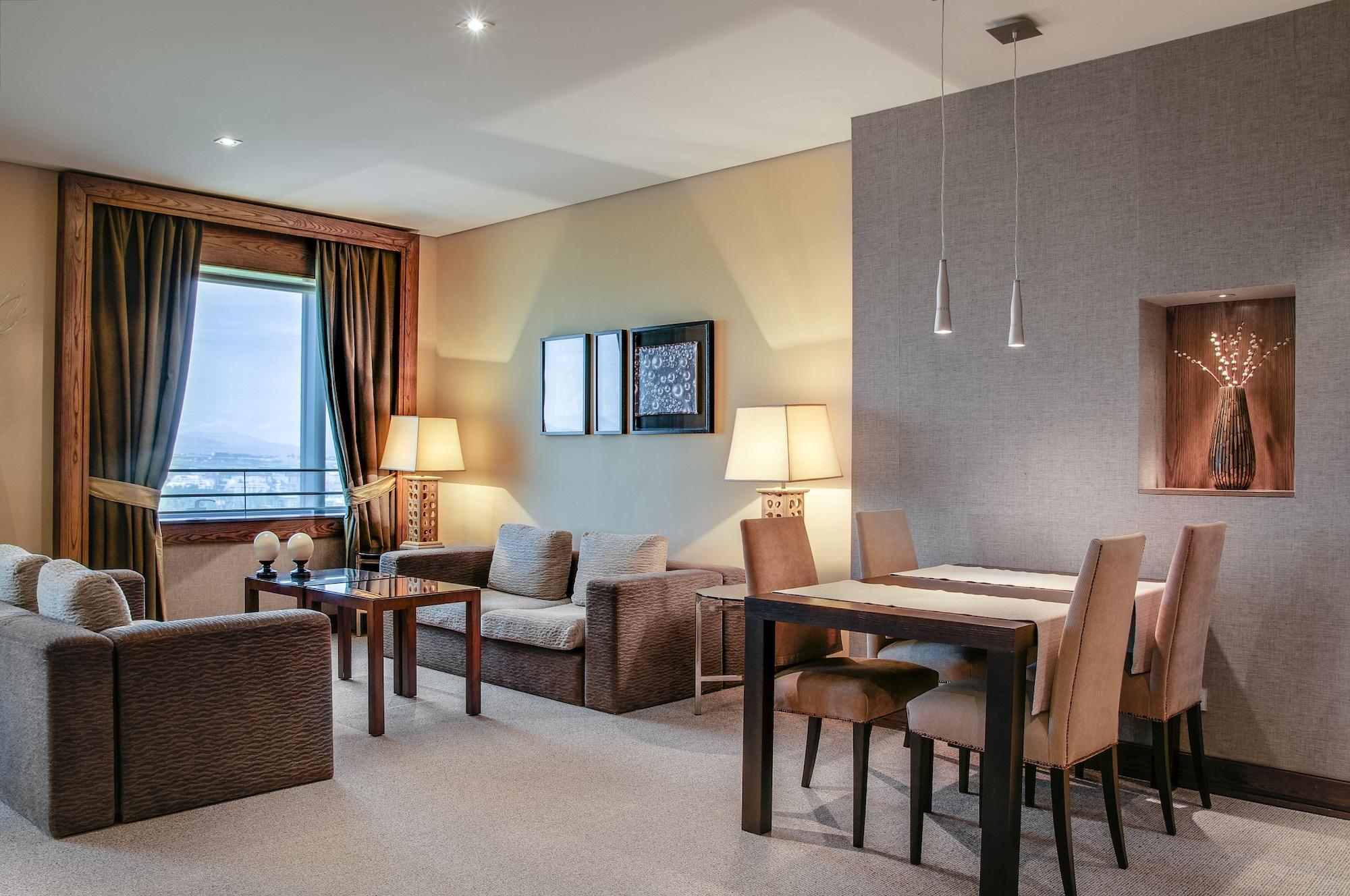 Eurostars Suites Mirasierra Мадрид Екстер'єр фото A suite at the InterContinental