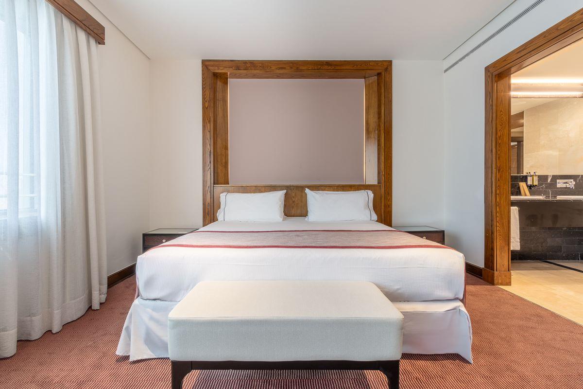 Eurostars Suites Mirasierra Мадрид Екстер'єр фото A bedroom at the hotel