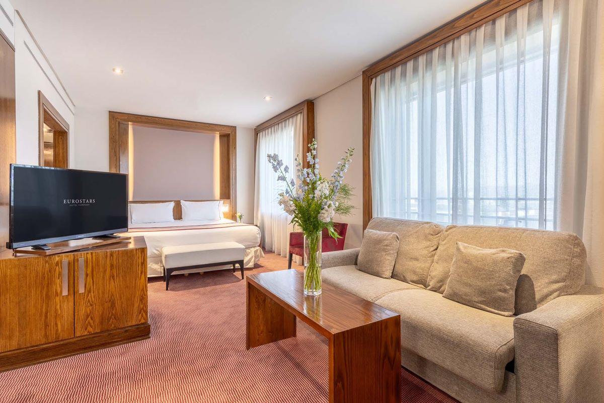 Eurostars Suites Mirasierra Мадрид Екстер'єр фото A suite at the hotel
