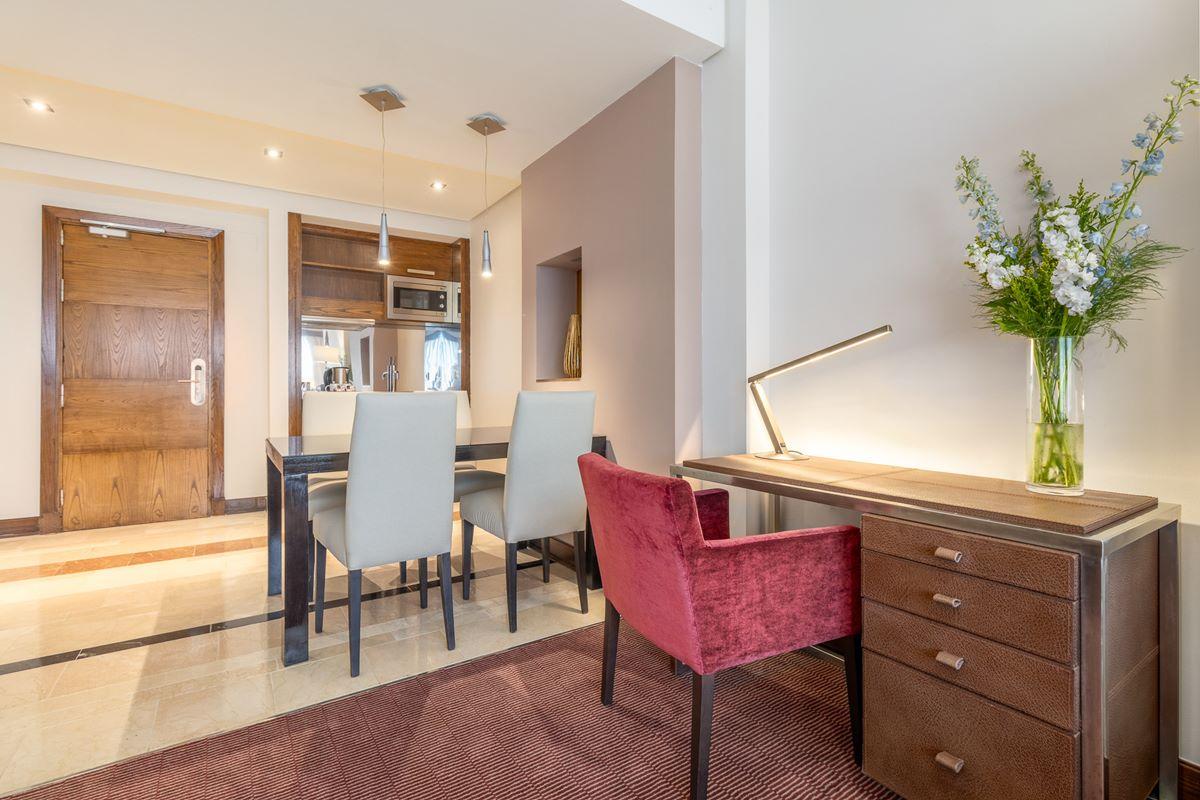 Eurostars Suites Mirasierra Мадрид Екстер'єр фото A suite at the hotel