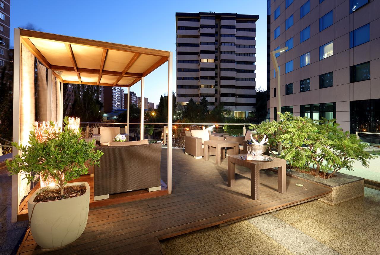 Eurostars Suites Mirasierra Мадрид Екстер'єр фото The rooftop garden at the hotel