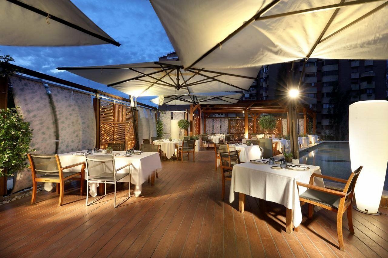 Eurostars Suites Mirasierra Мадрид Екстер'єр фото Restaurant in Athens