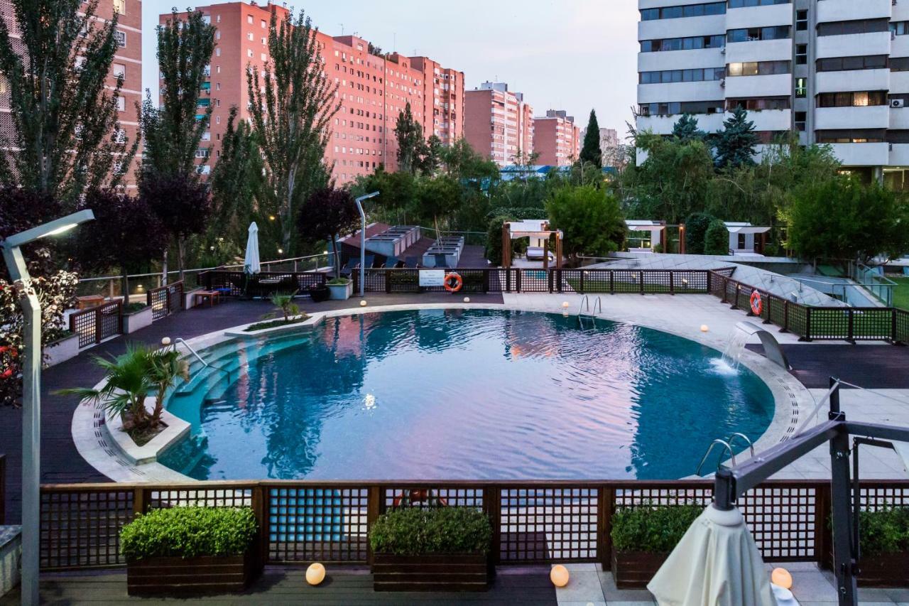 Eurostars Suites Mirasierra Мадрид Екстер'єр фото Swimming pool
